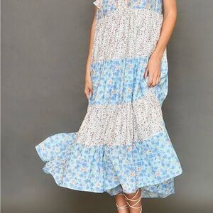 Umgee Blue and White Floral Maxi Dress Size L NWT.